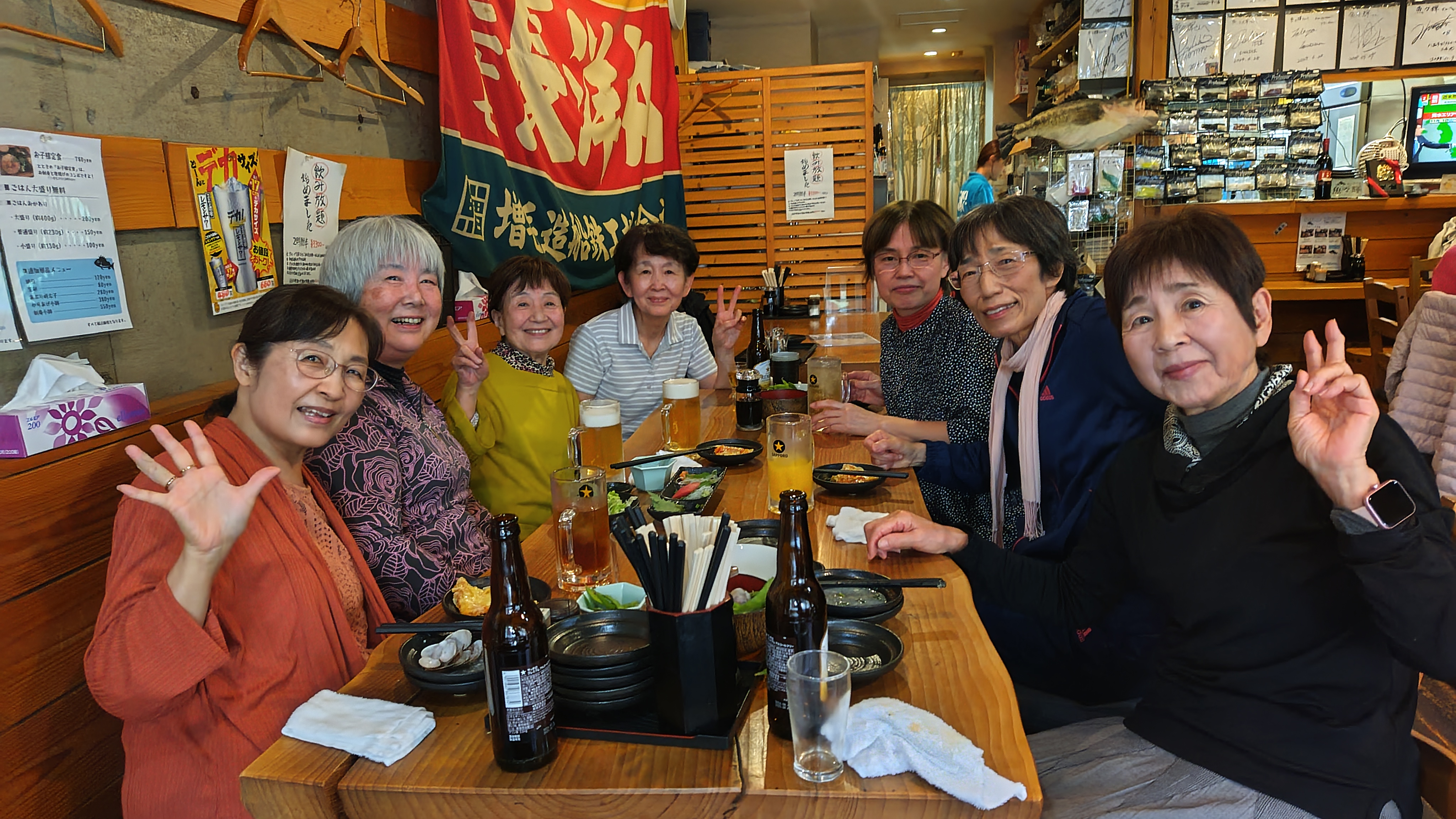 食事会での写真